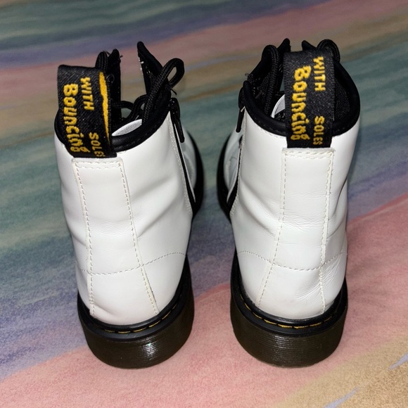 DR DOC MARTENS 1460 COMBAT BOOTS WHITE LEATHER LACE UP women’s size 5 - Picture 4 of 8
